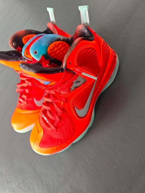 詹姆斯球鞋有几代