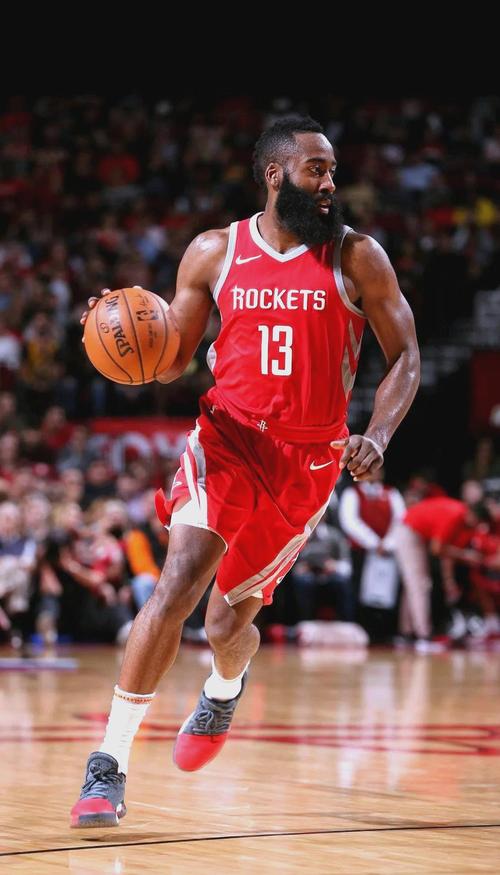 哈登为什么在场上散步