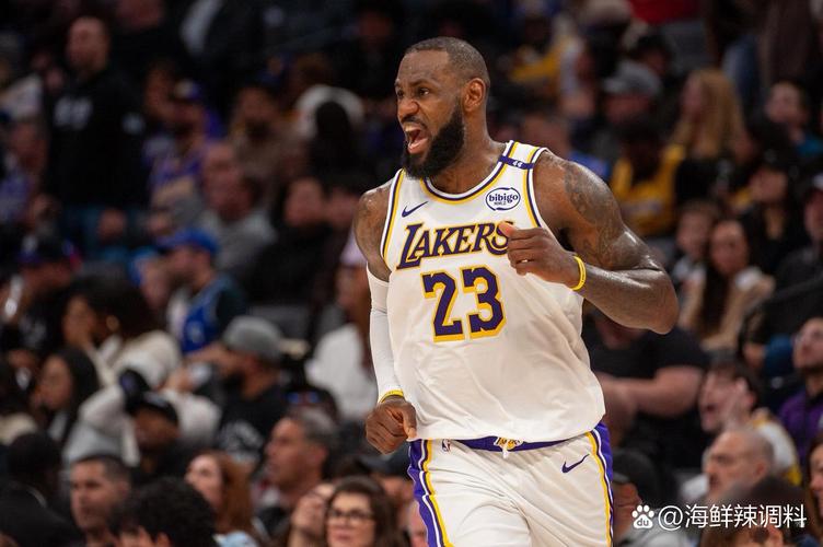 詹姆斯比分落后怒刷两分