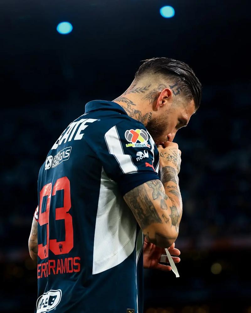 拉莫斯在西班牙国家队穿几号球衣