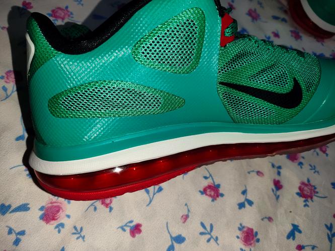 耐克鞋詹姆斯系列