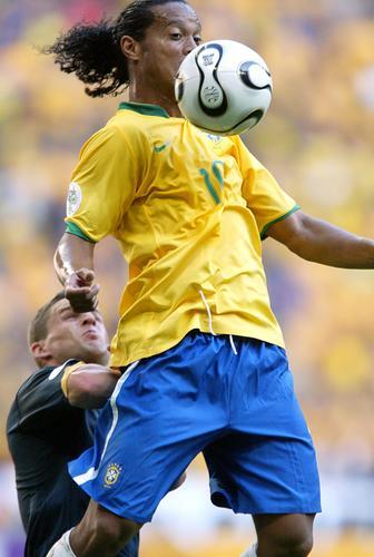 小罗世界杯最精彩进球