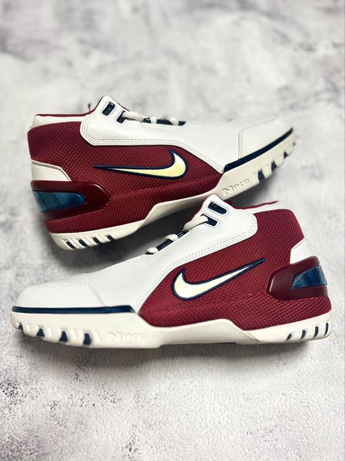 勒布朗全系列球鞋