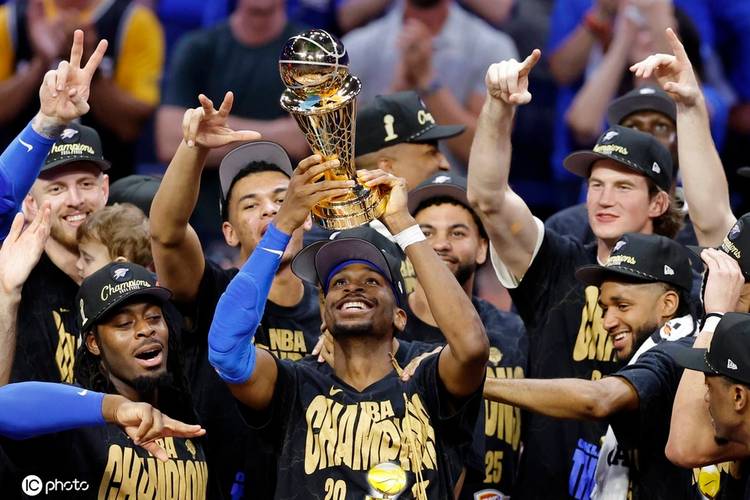 nba夺冠奖杯给谁