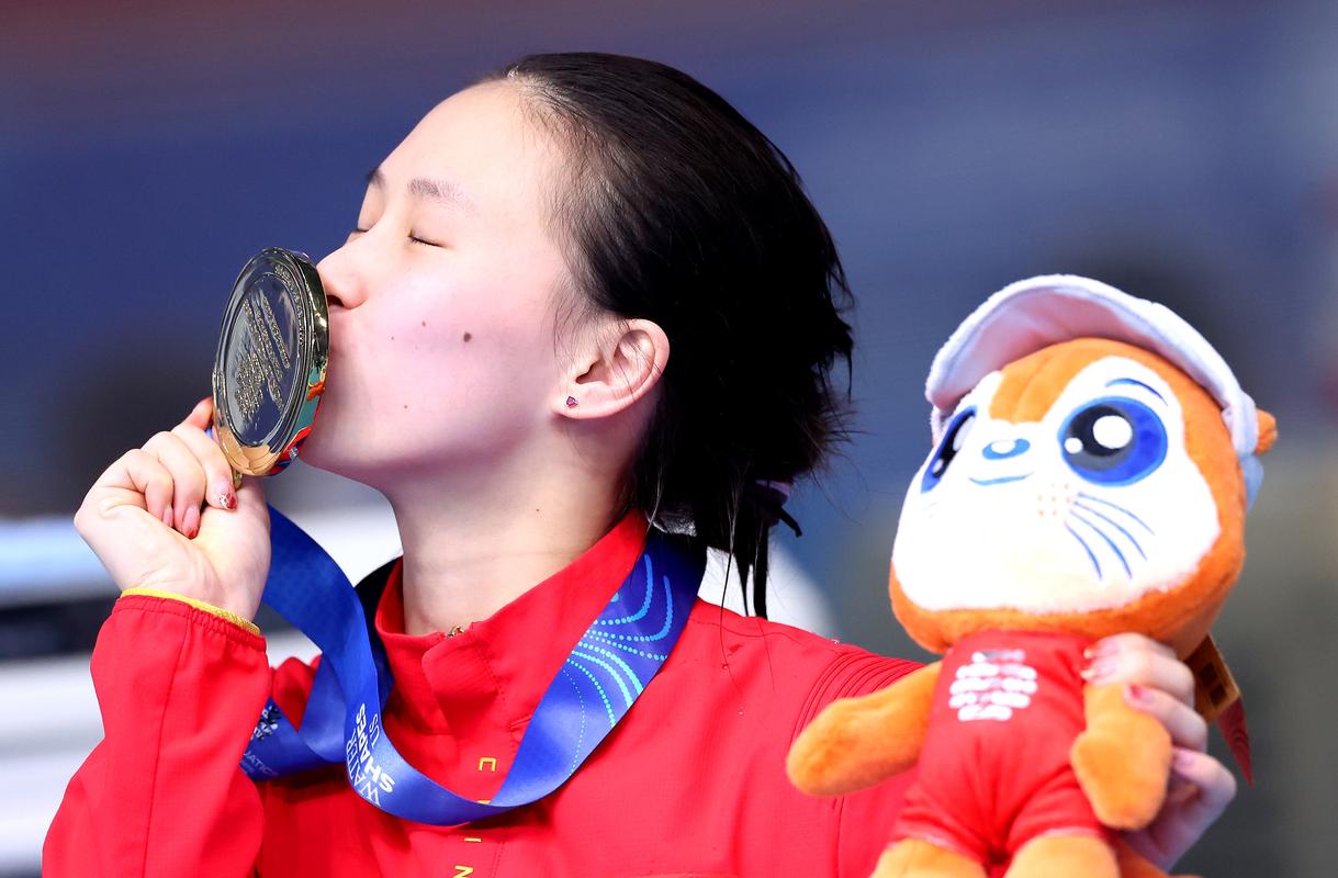 张家齐陈芋汐获得冠军