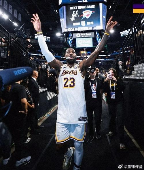 詹姆斯当选西部周最佳球员