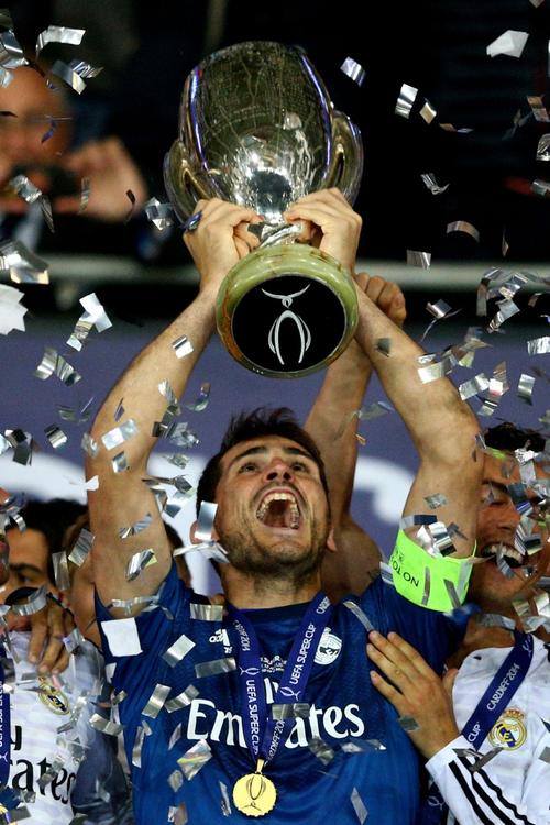 卡西利亚斯在哪个球队退役