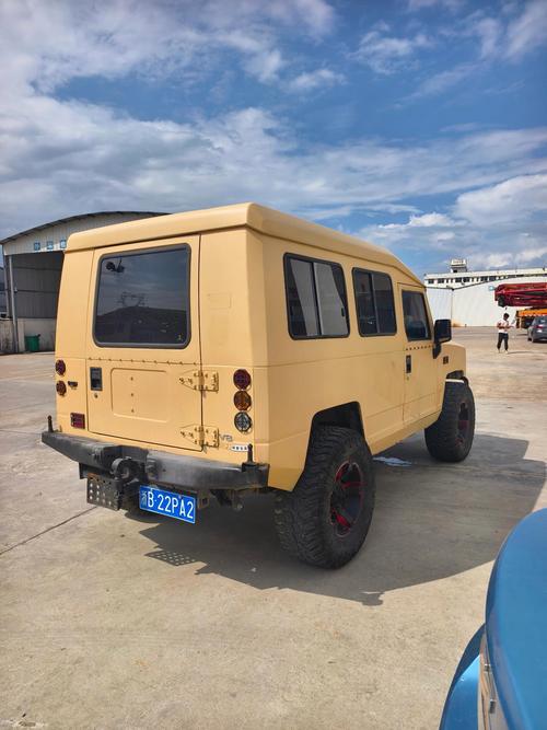 北汽勇士三门版改房车