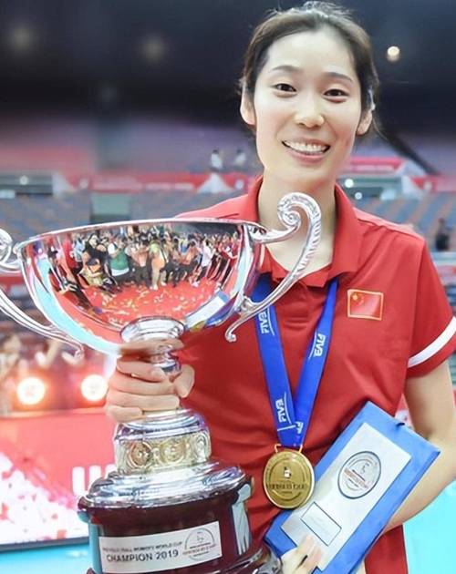 女排朱婷为啥没参加