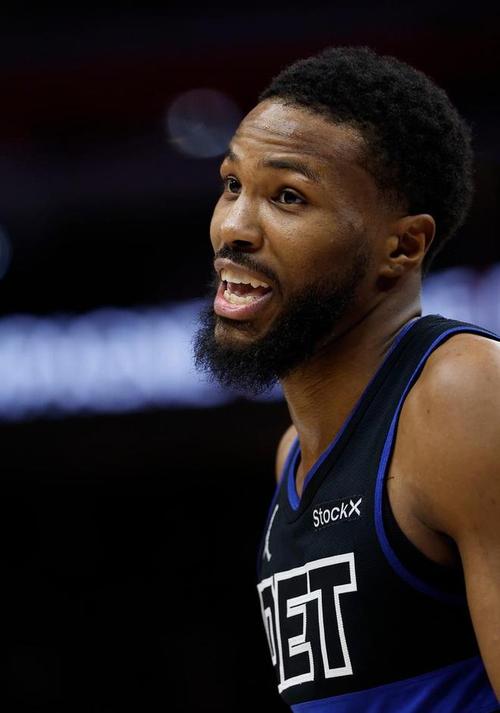 迈克尔 比斯利的总冠军是谁