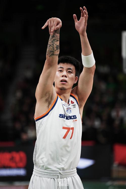 辽宁对战广东张镇麟