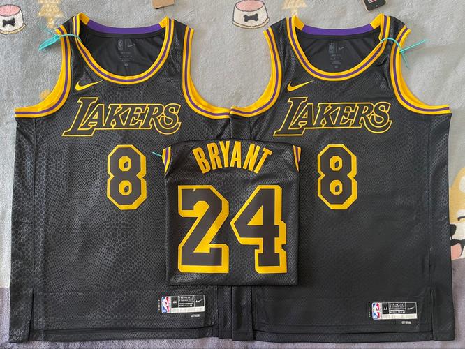 科比衣服多少钱