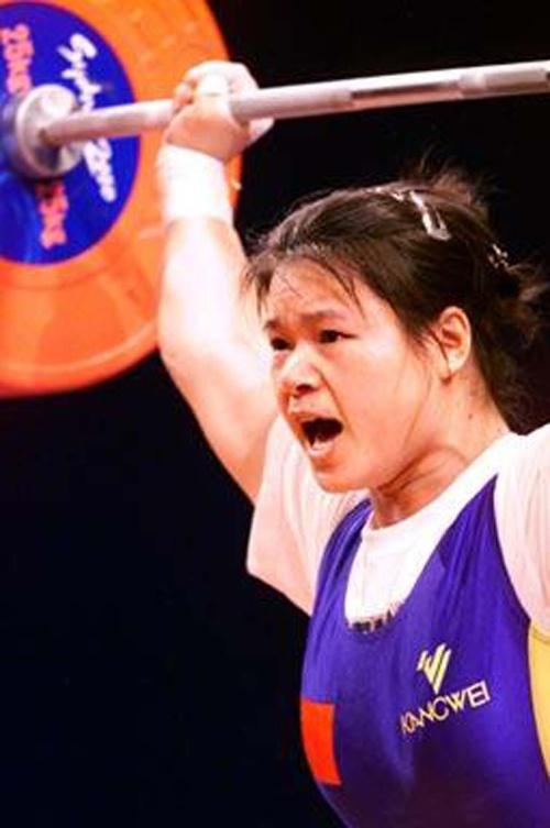 举重冠军陈小敏