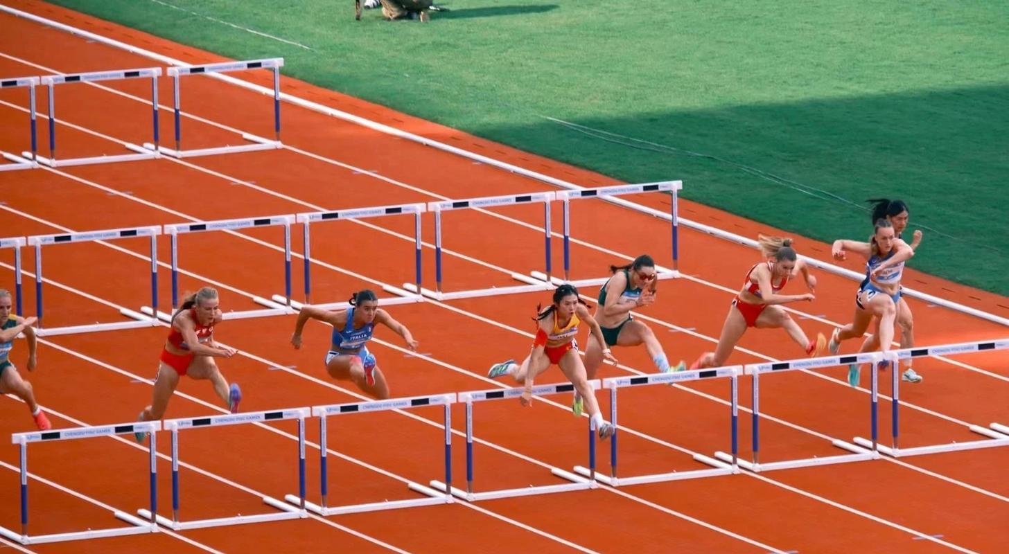 跨栏比赛把栏弄倒算不算犯规