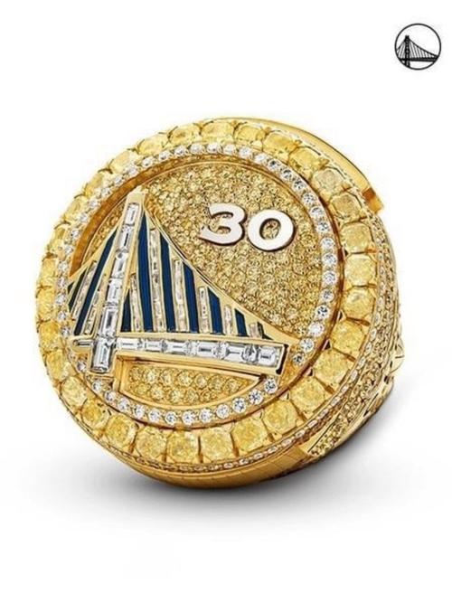 库里2018总冠军戒指