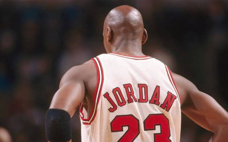 乔丹年薪多少钱