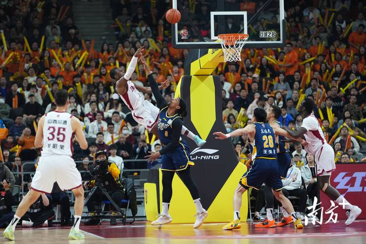 广东男篮vs山西男篮比赛