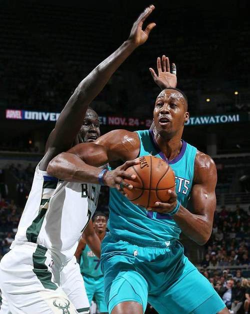 字母哥和霍华德谁厉害